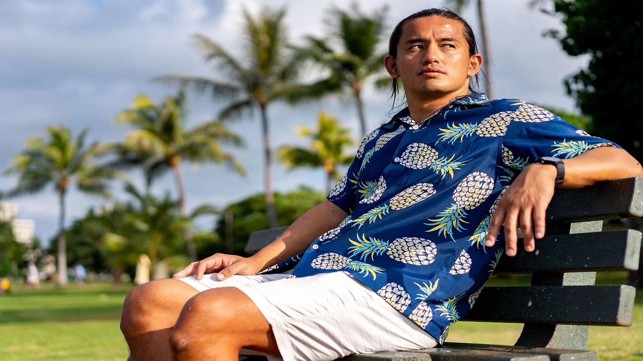 Travel Enthusiastic: Magic of Custom Aloha Shirts for Your Vacation Wardrobe